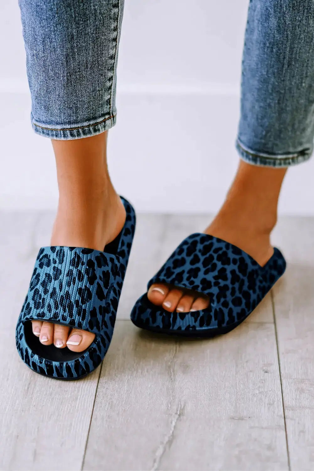 Leopard Print Thick Sole Slip On Slippers-33