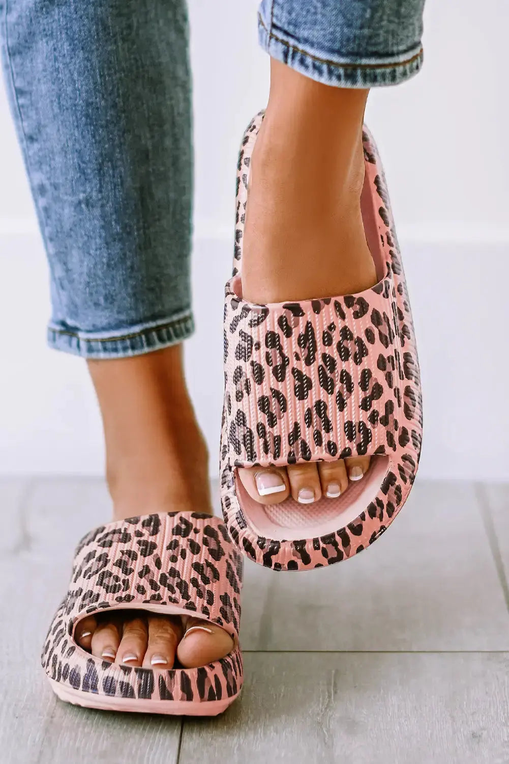 Leopard Print Thick Sole Slip On Slippers-14