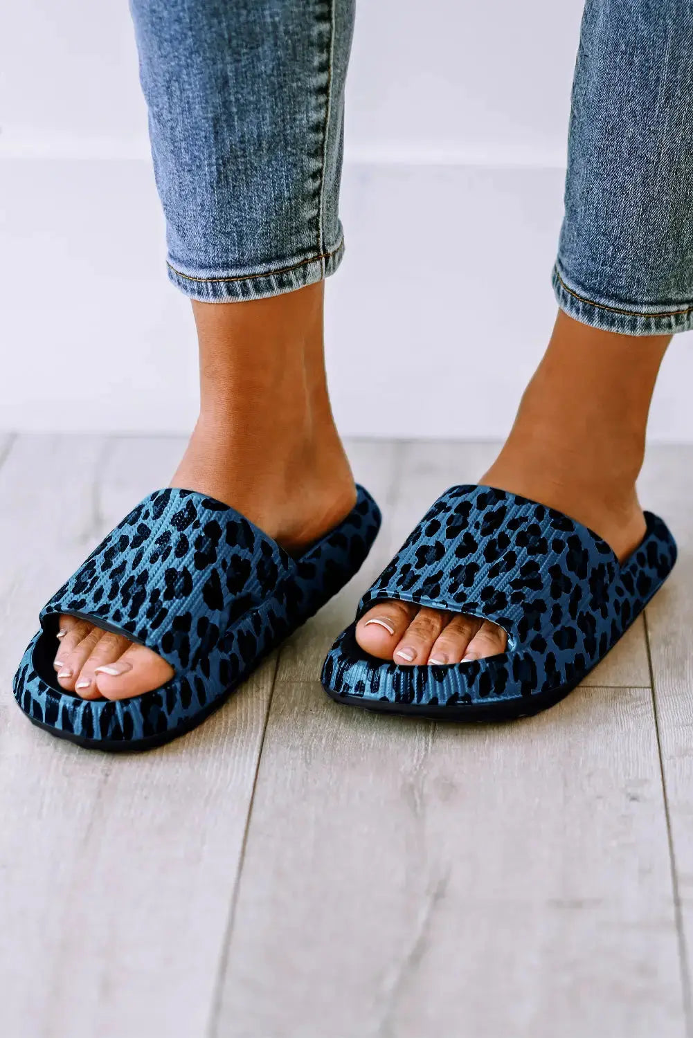 Leopard Print Thick Sole Slip On Slippers-35