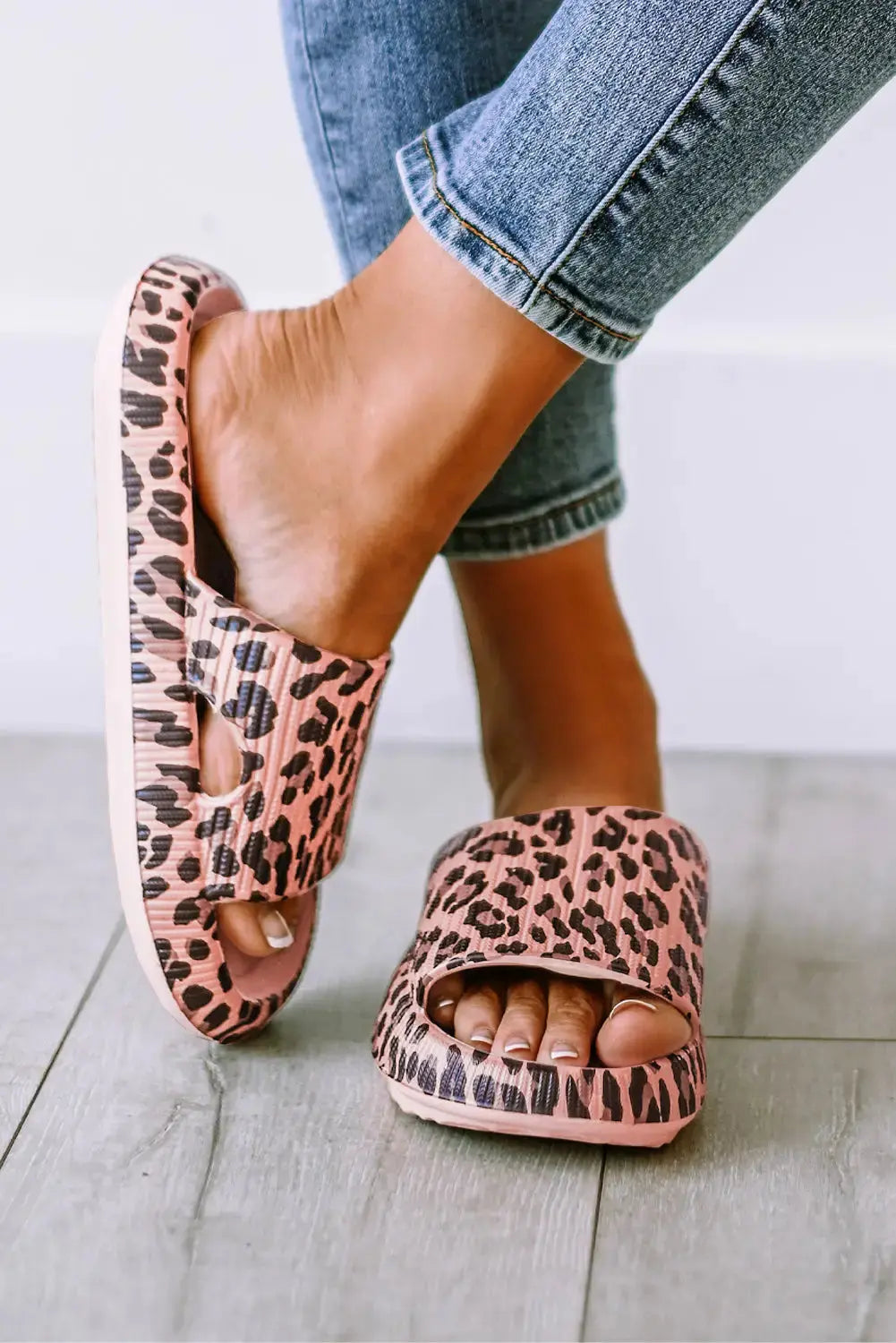 Leopard Print Thick Sole Slip On Slippers-15