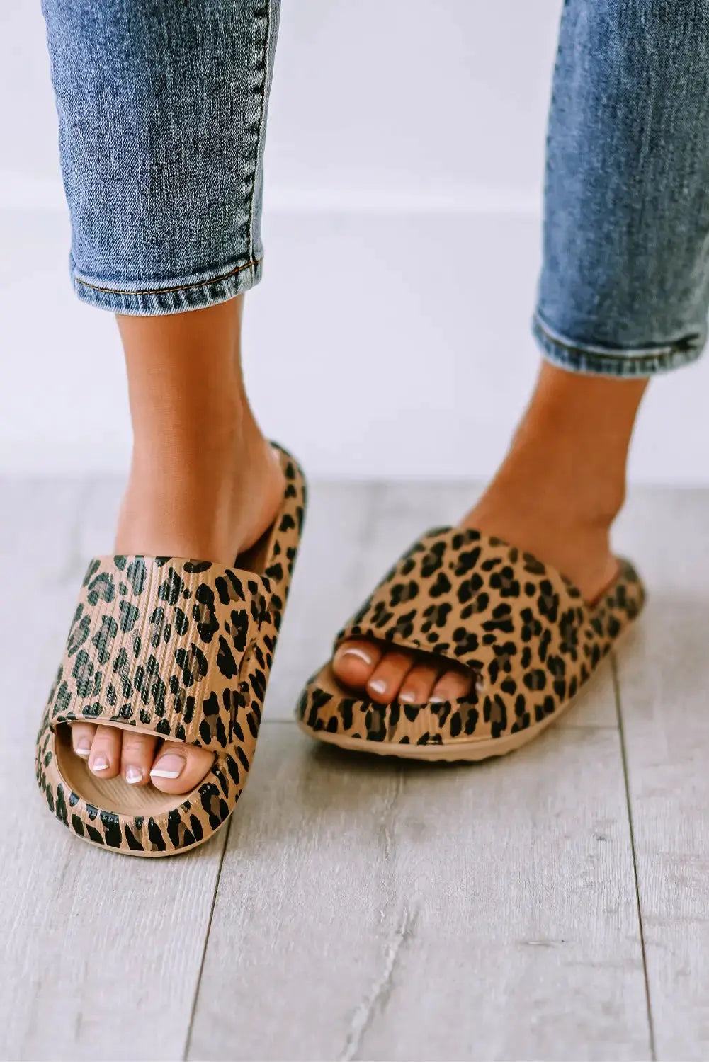 Leopard Print Thick Sole Slip On Slippers-6