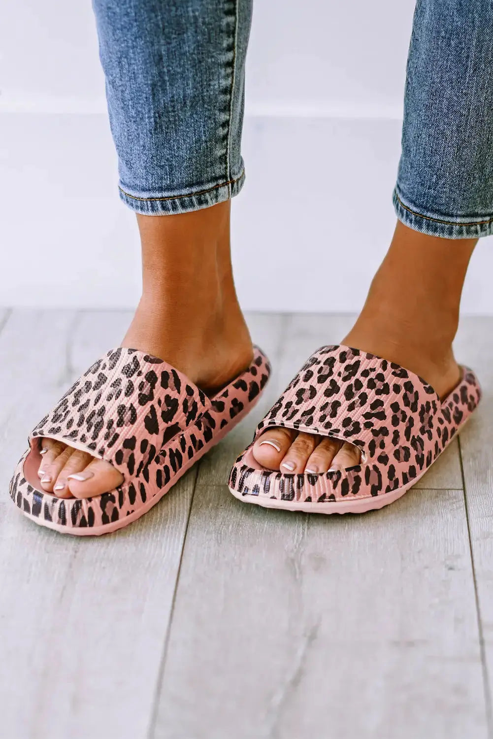 Leopard Print Thick Sole Slip On Slippers-17