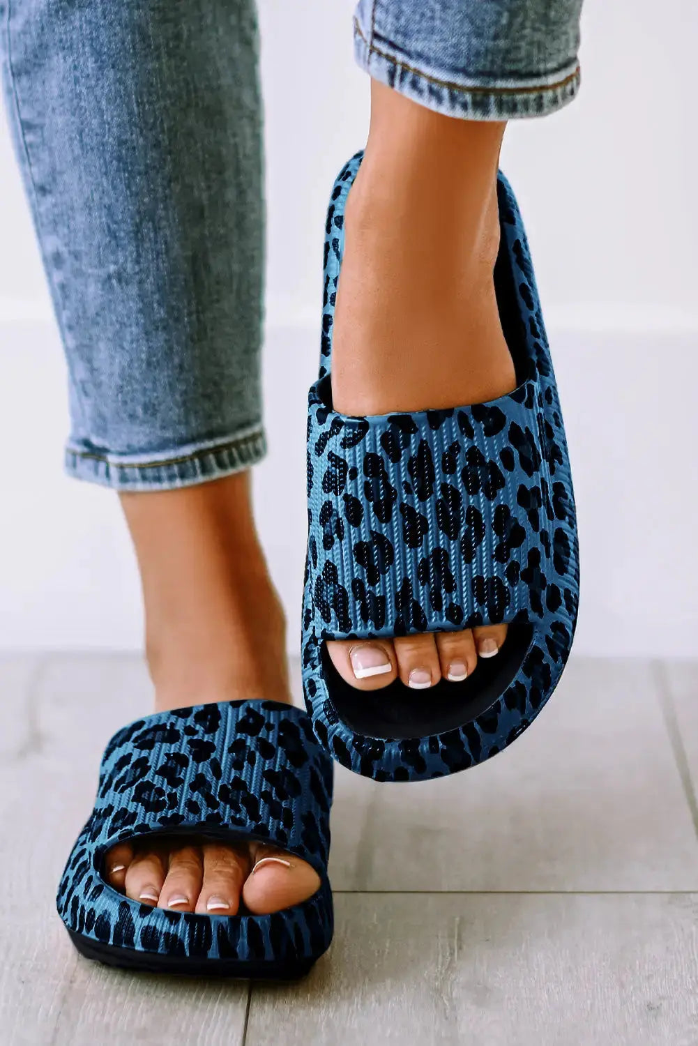 Leopard Print Thick Sole Slip On Slippers-27