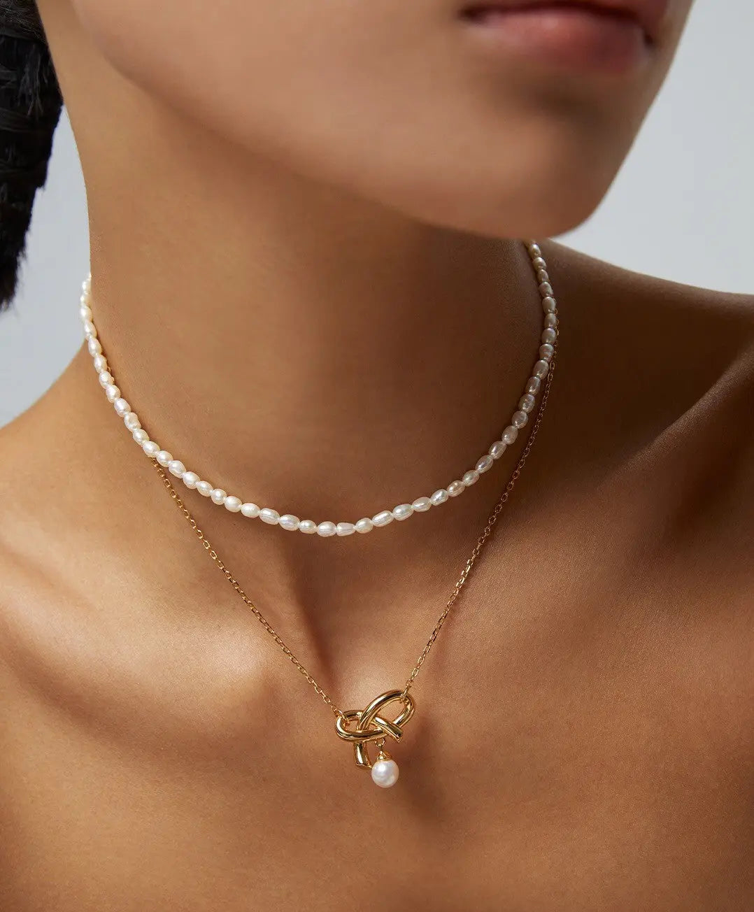 Love Bow Charm with Dainty Floating Pearl Necklace-4