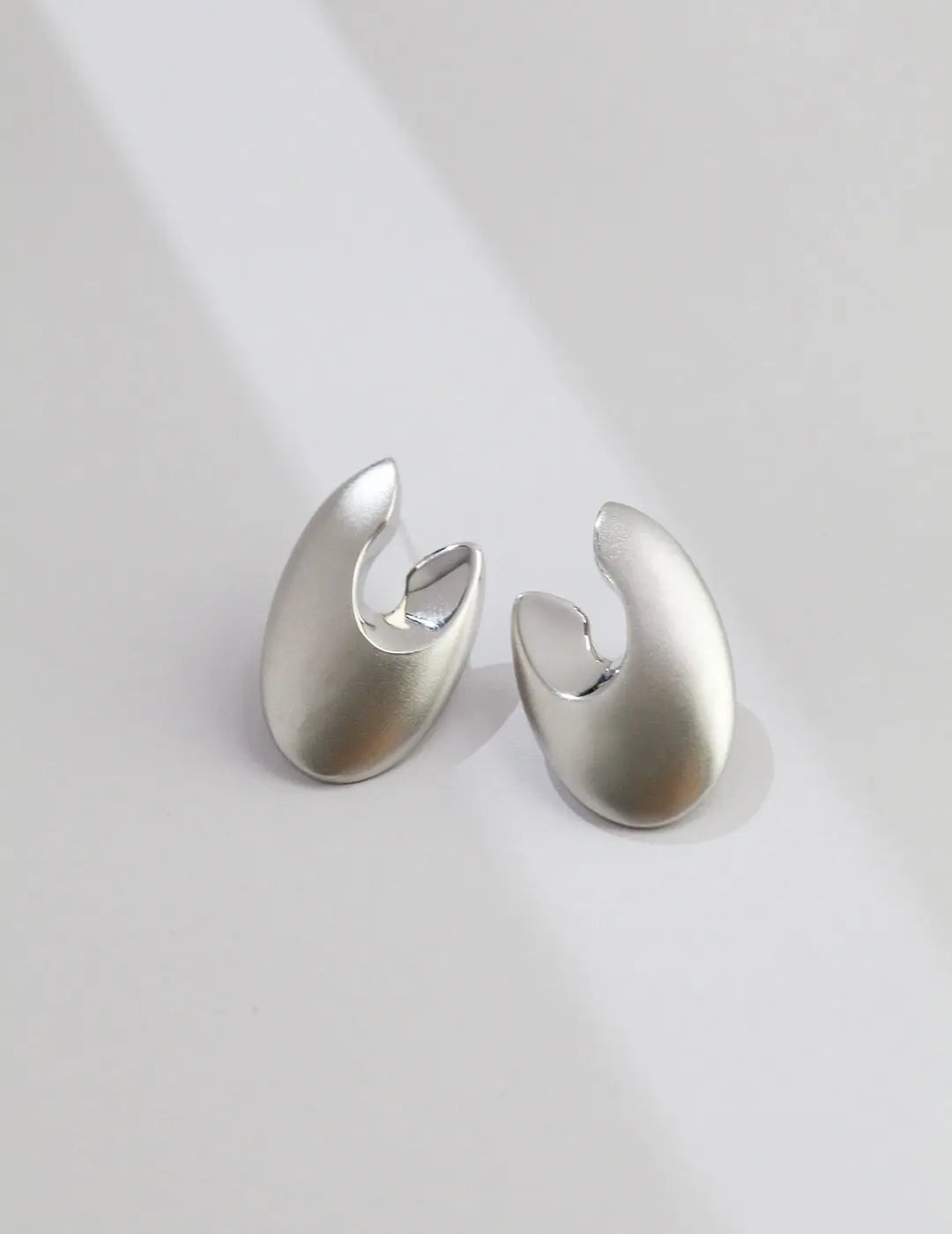 Minimalist Abstract Earrings - Memoriex