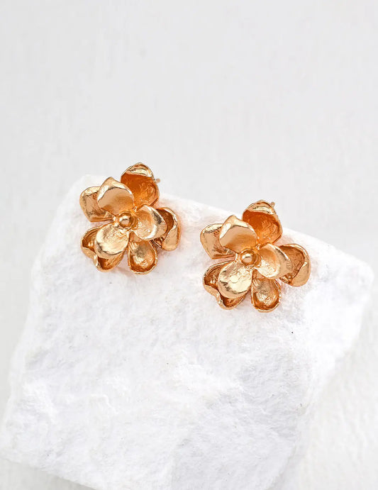 Minimalist Floral Design Stud Earrings-0