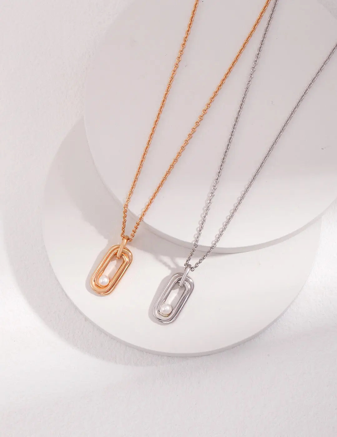 Minimalist Line Oval Pendant with One Pearl Necklace-0