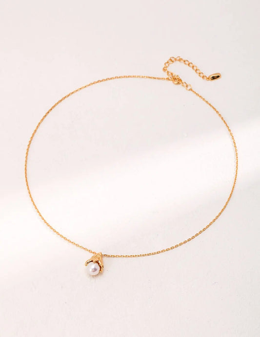 Minimalist Lustrous Pearl Necklace-0