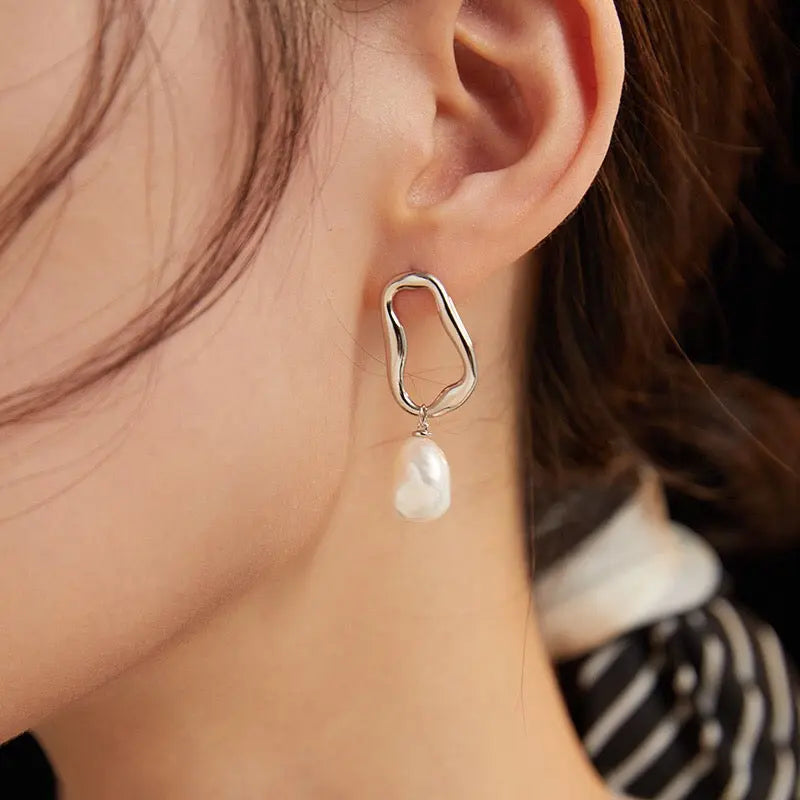 Minimalist Pearl Dangle Earrings-3