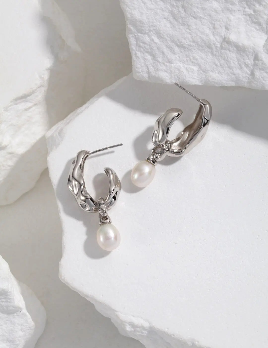 Minimalist Pearl Hoop Earrings-1