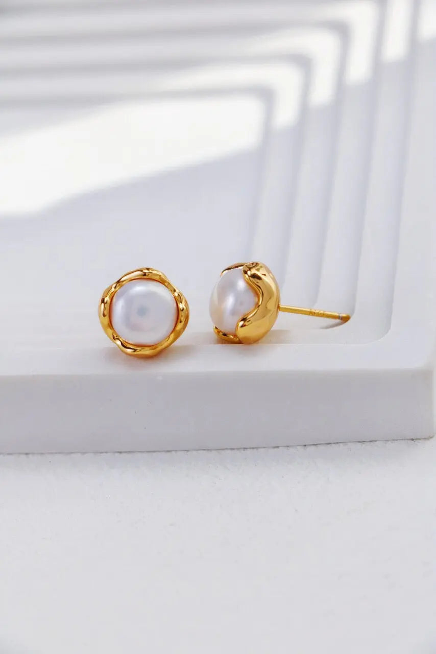 Minimalist Pearl Stud Earrings-2