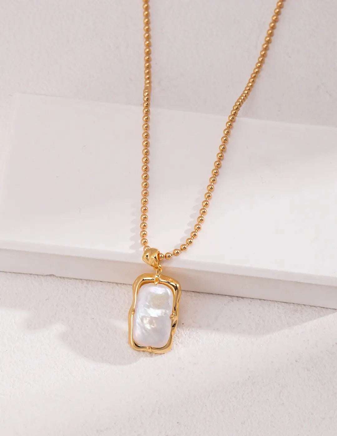 Minimalist Rectangle Pearl Necklace-1