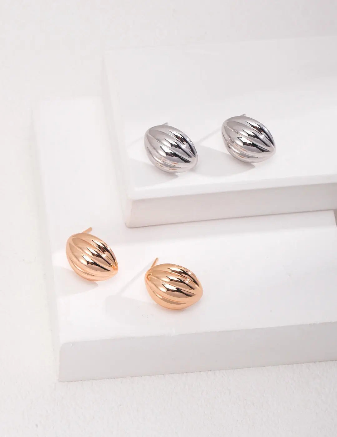 Minimalist Striped Oval Earrings-3