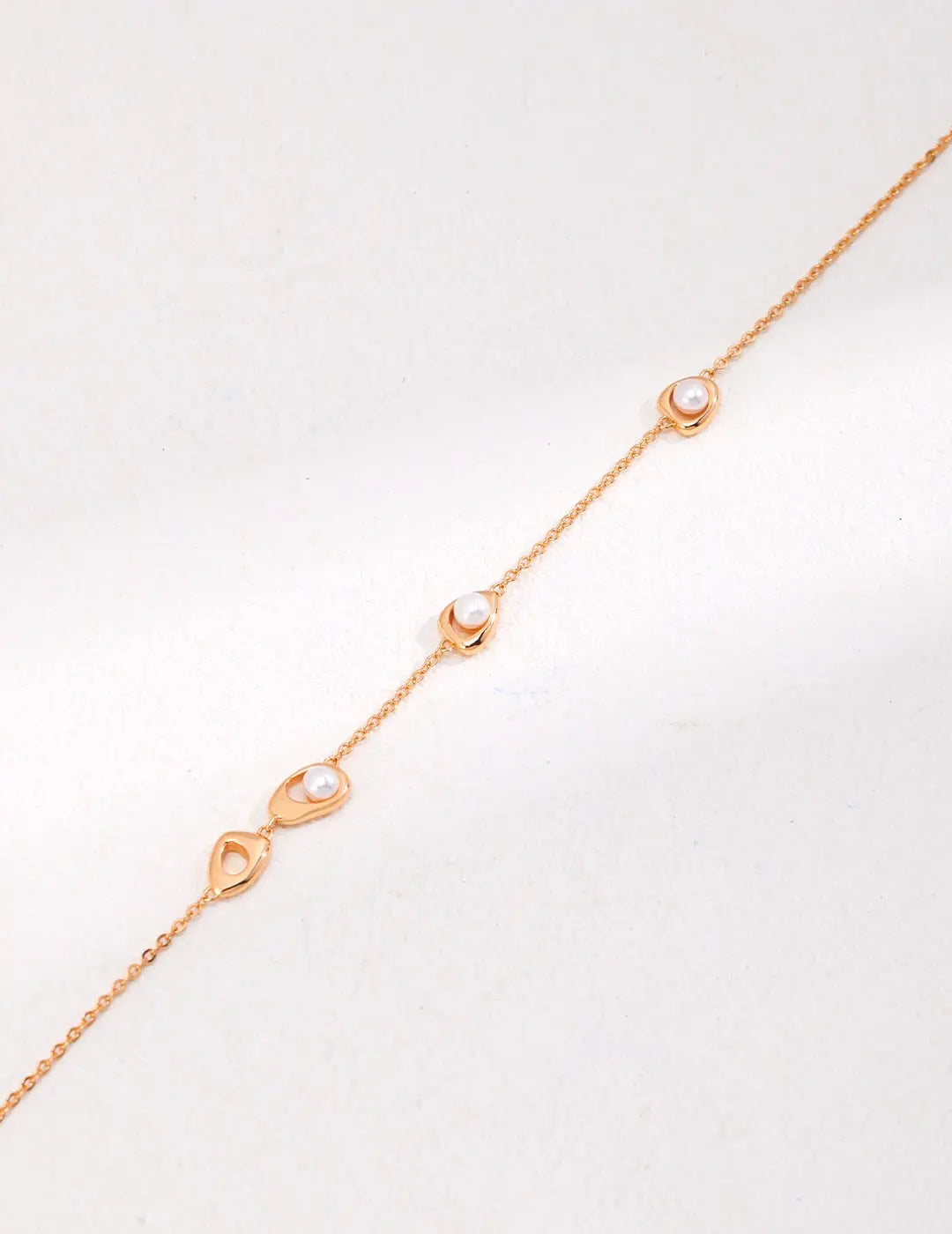 Minimalist Three Pearl Beads Necklace-3