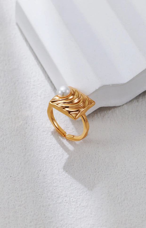 Modern Ripple Pearl Statement Ring-1