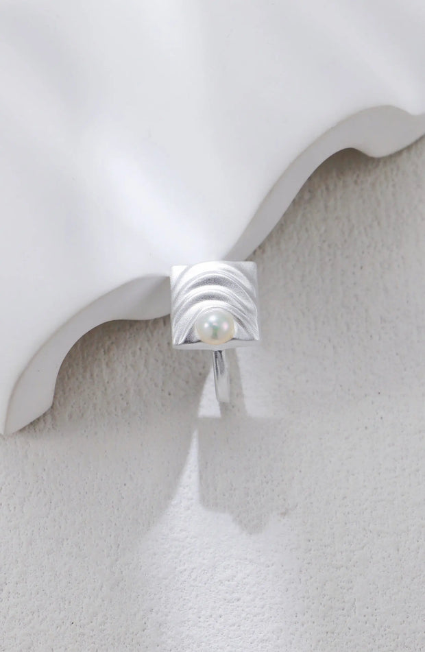 Modern Ripple Pearl Statement Ring-2