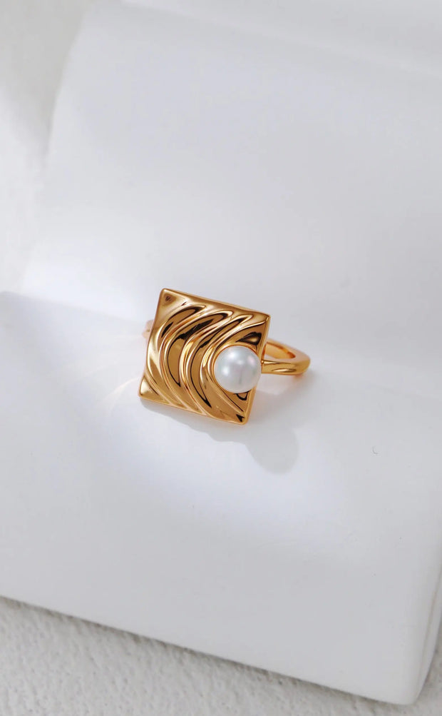 Modern Ripple Pearl Statement Ring-4