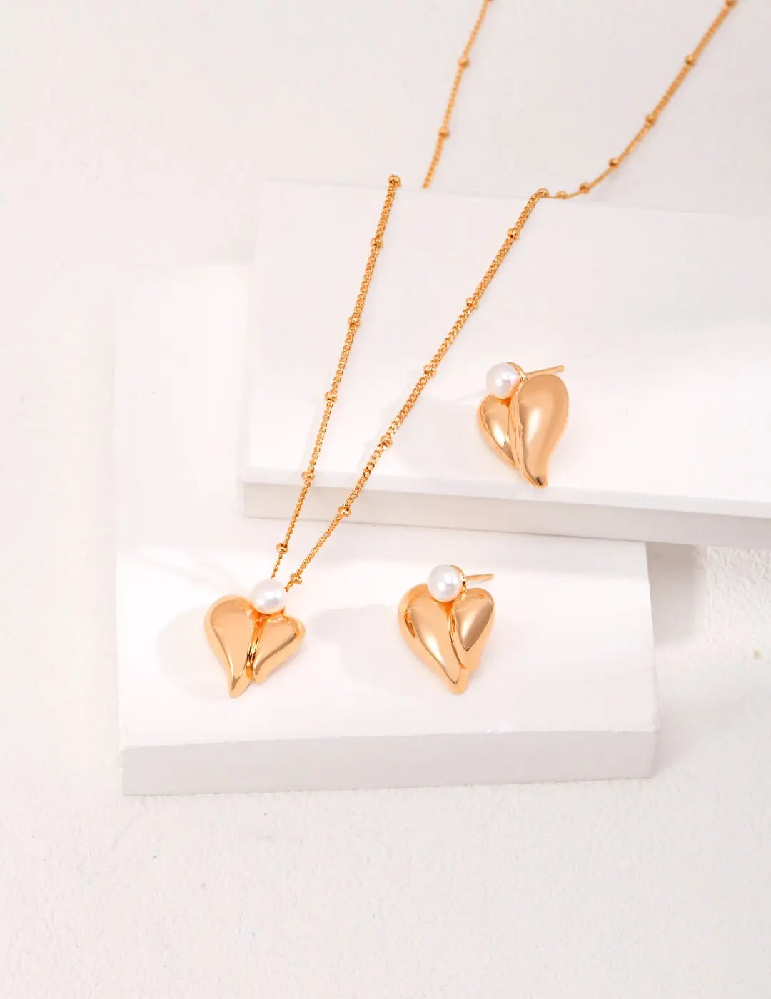 Natural Pearl Heart Stud - Memoriex