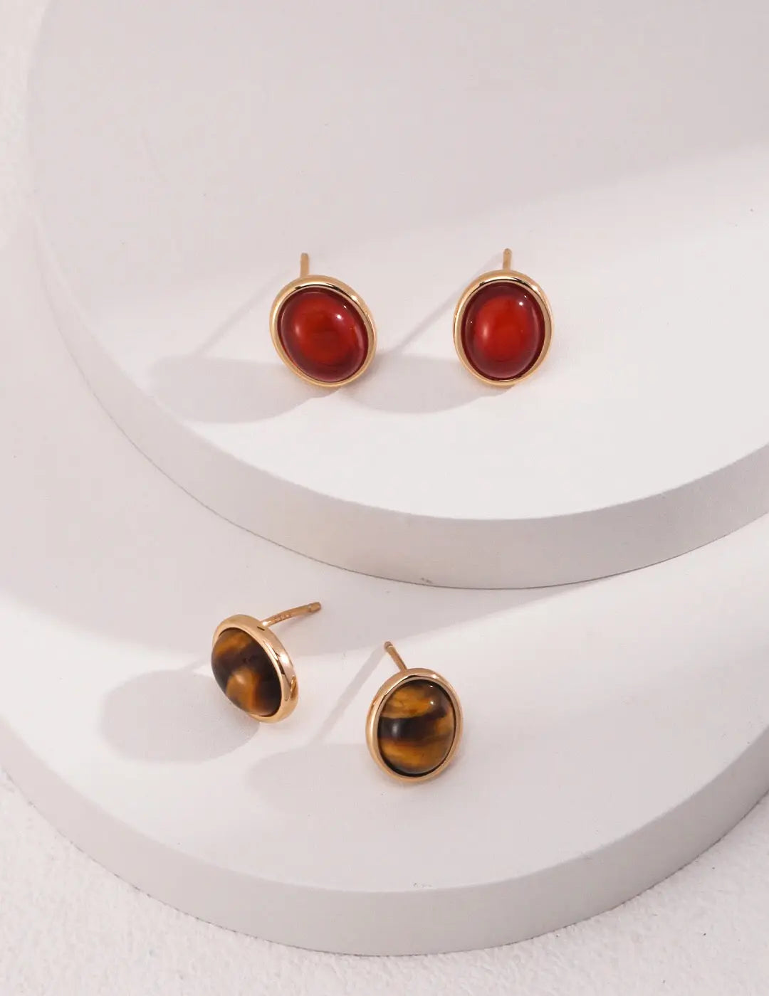 Minimaist Tiger Eye / Onyx Stud Earrings - Memoriex