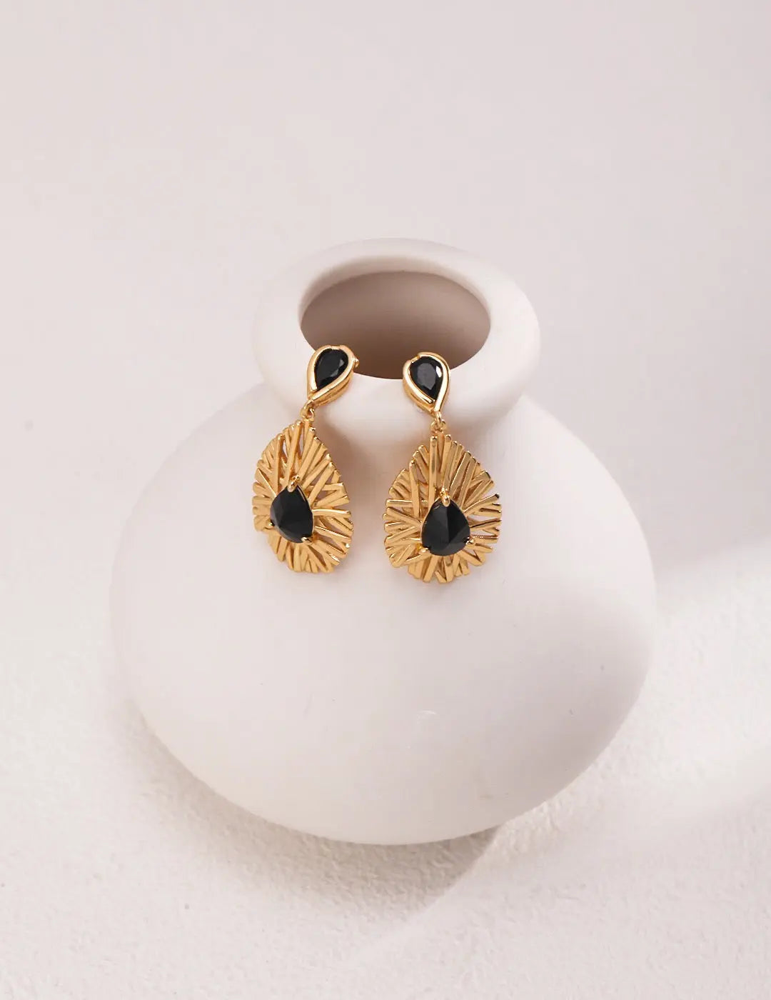 Palace Style Black Zircon Earrings-0