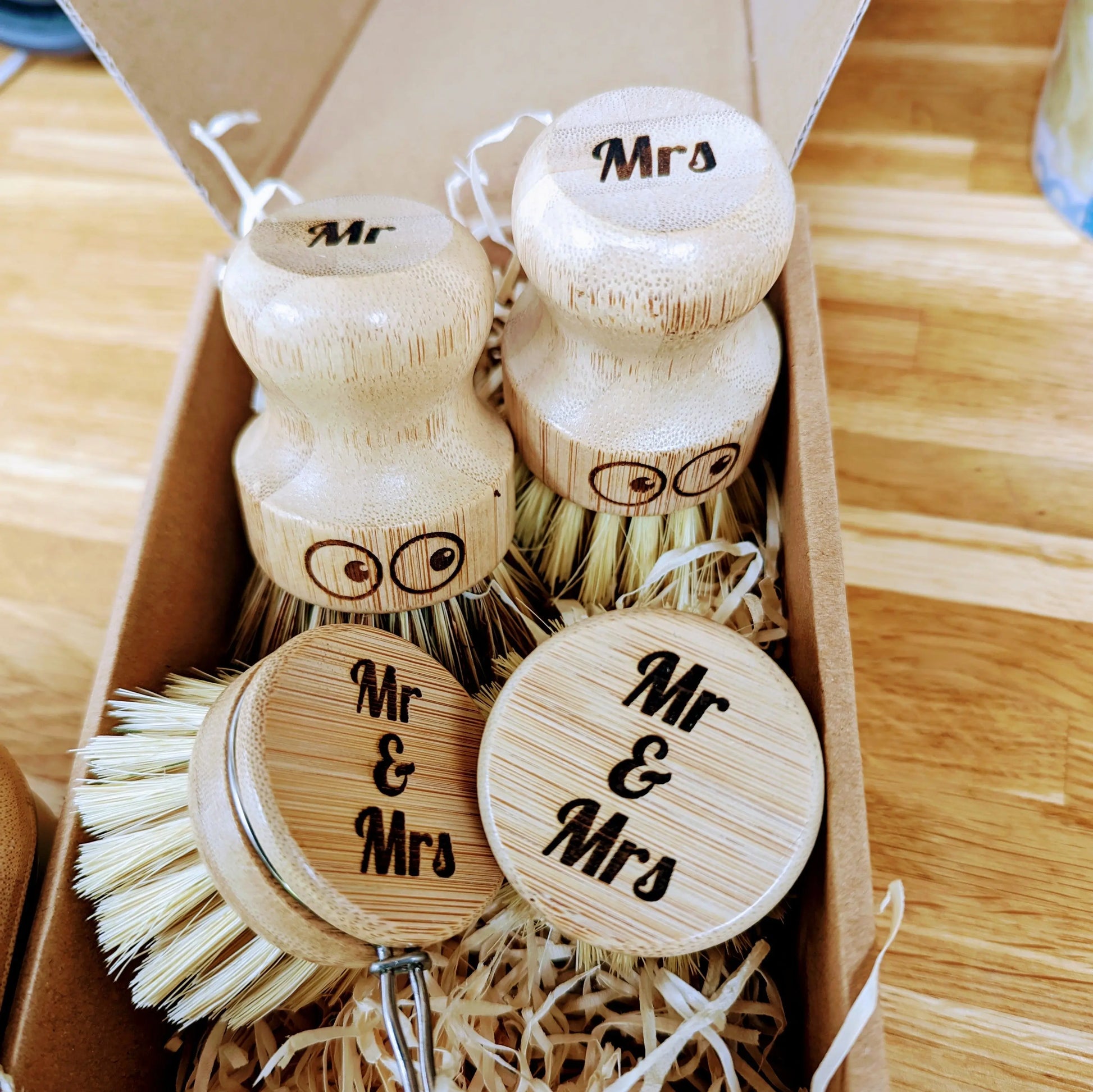 Personalised Dish Brush Gift Set | Customised Natural Sustainable Bamboo & Plant Based Kitchen Washing Up Brushes-2