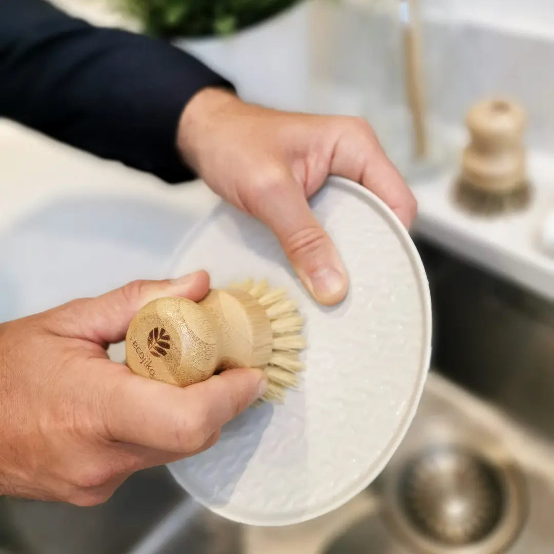 Personalised Dish Brush Gift Set | Customised Natural Sustainable Bamboo & Plant Based Kitchen Washing Up Brushes-3