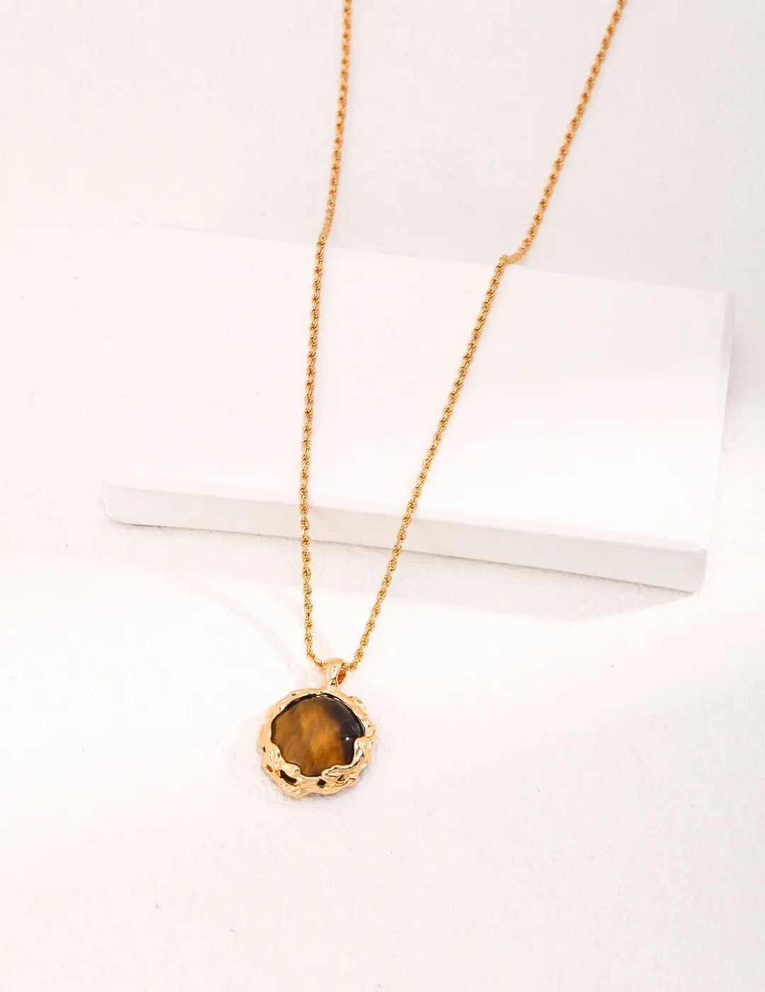 Round Charm Tiger Eye Stone Pendant Necklace - Memoriex