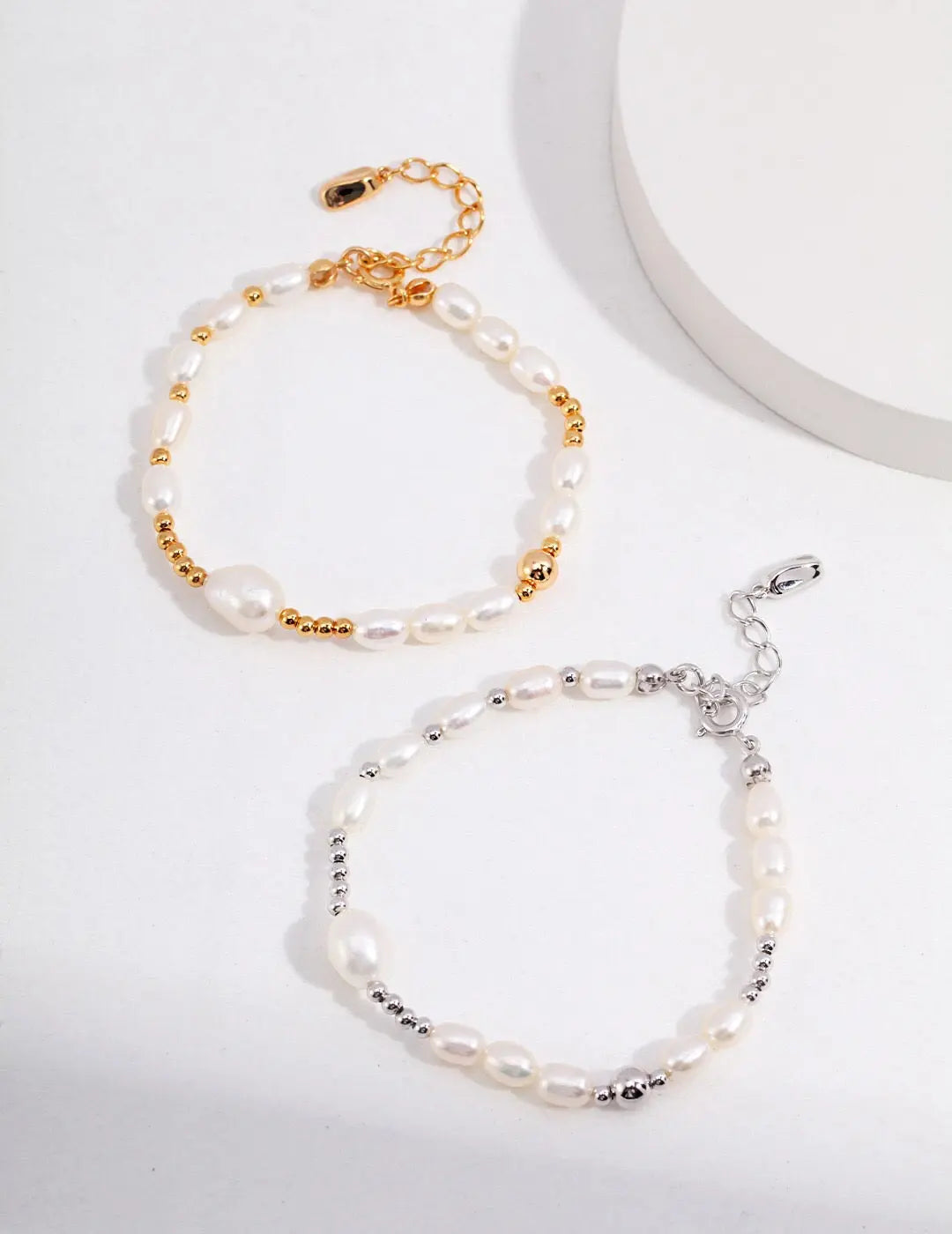 Simple Elegant Pearl Bracelet-0