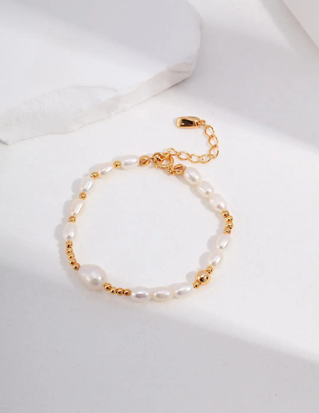 Simple Elegant Pearl Bracelet-2