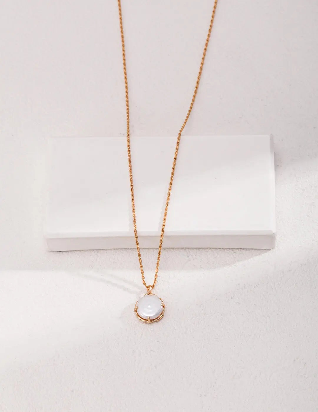 Simple Pearl Pendant Necklace - Memoriex