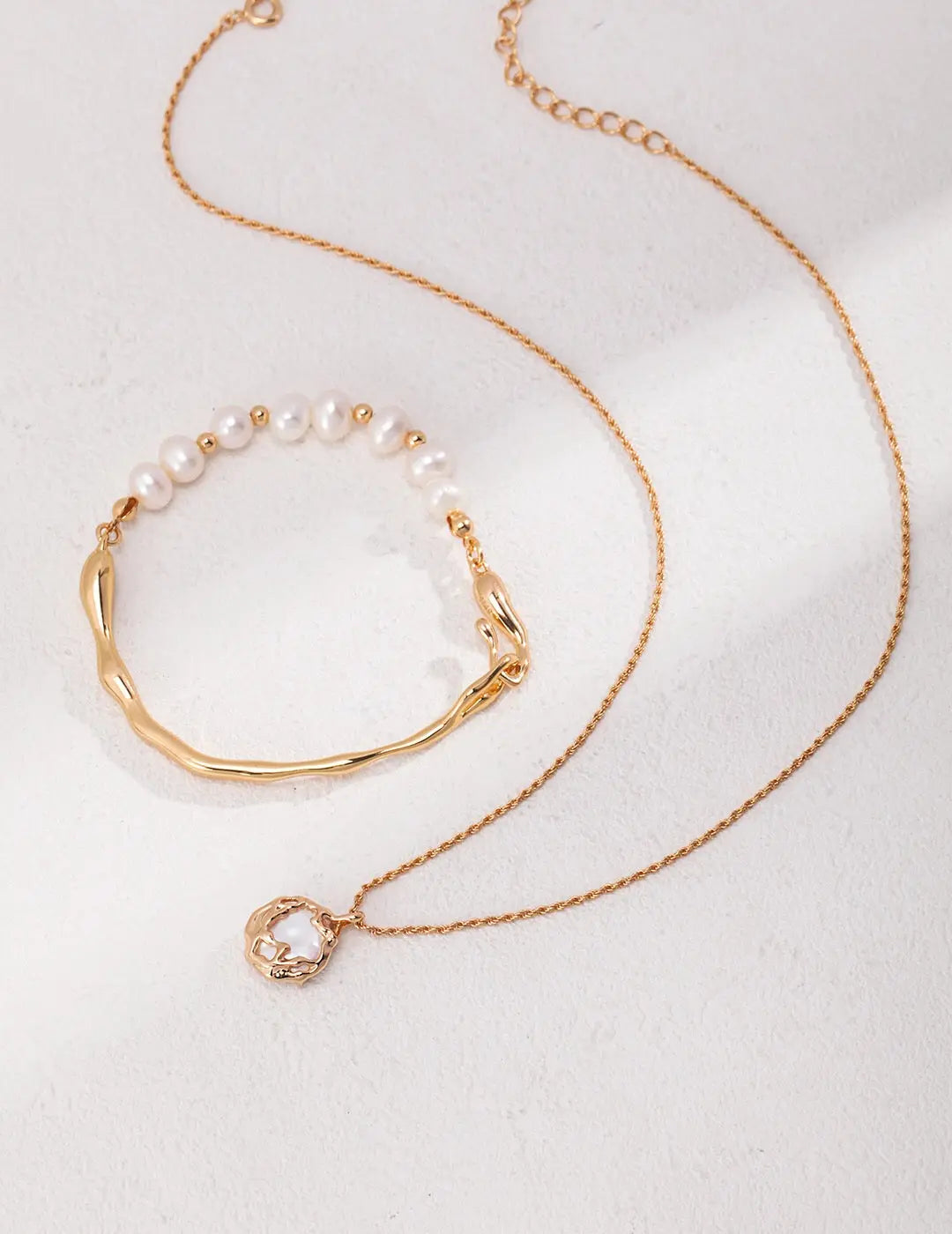 Simple Pearl Pendant Necklace - Memoriex