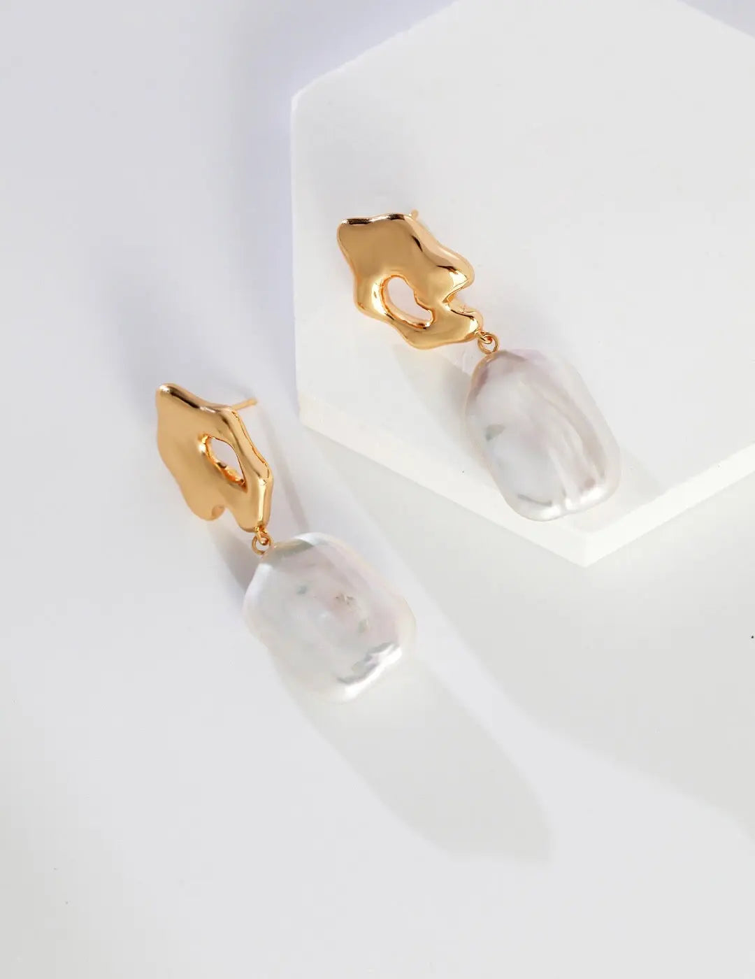 Simplicity Rectangle Baroque Pearl Earrings - Memoriex