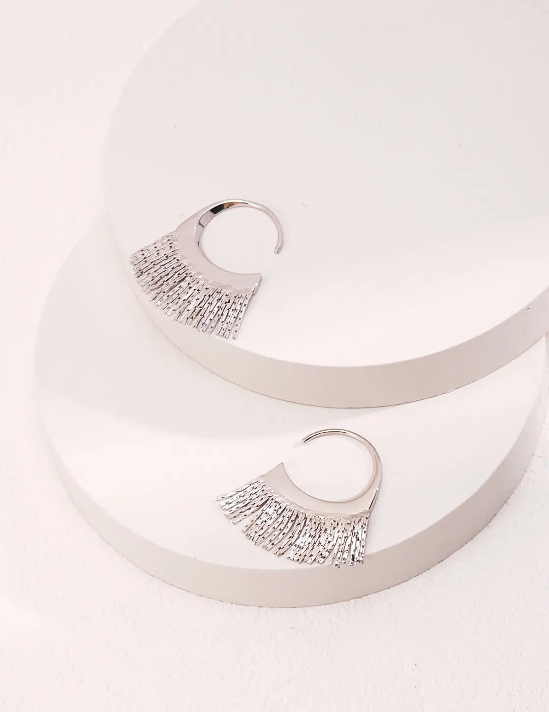 Stylish Scalloped Tassel Earrings-3