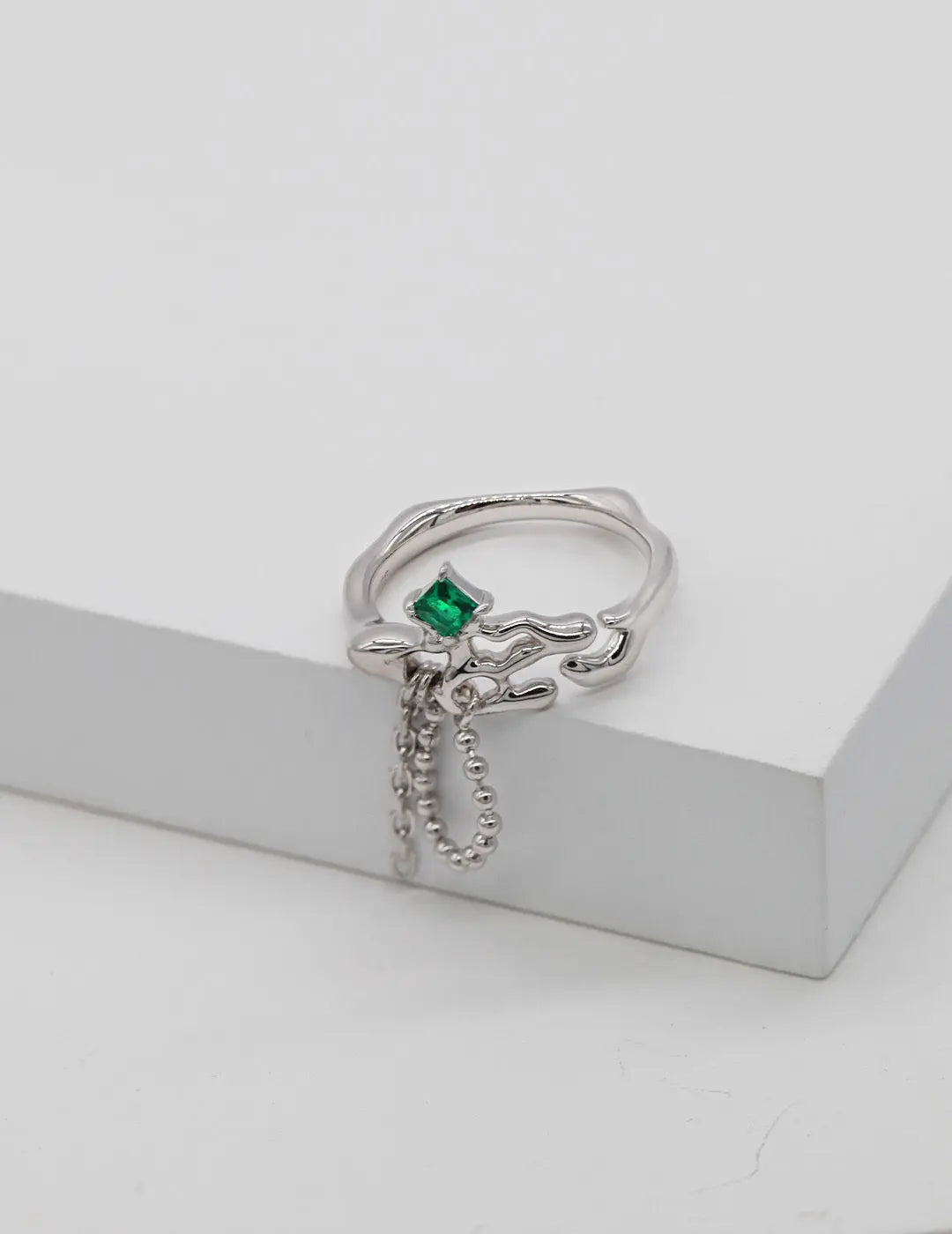 Synthetic Green Spinel Open Ring-1