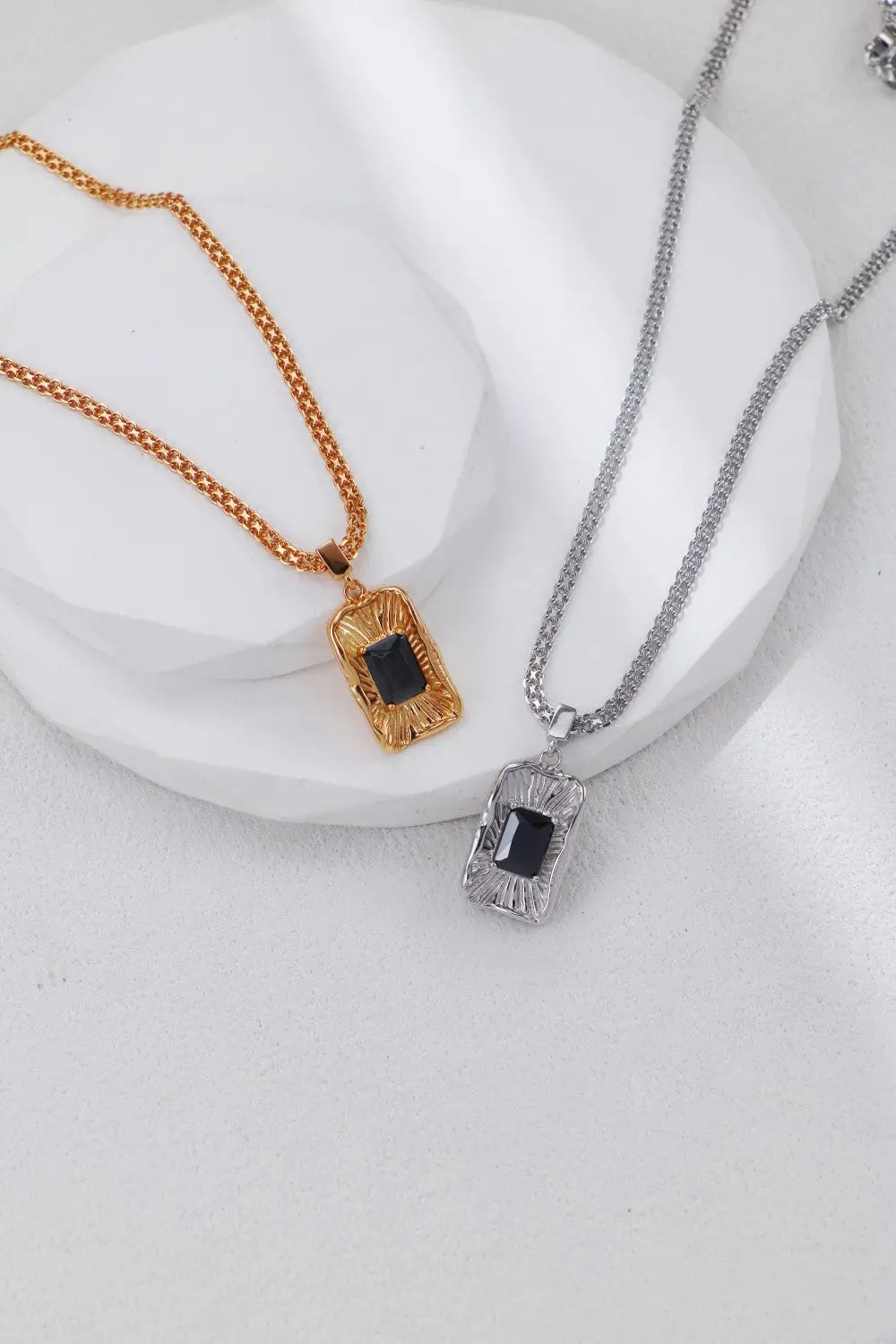 Textured Pattern Black Zircon Necklace - Memoriex 