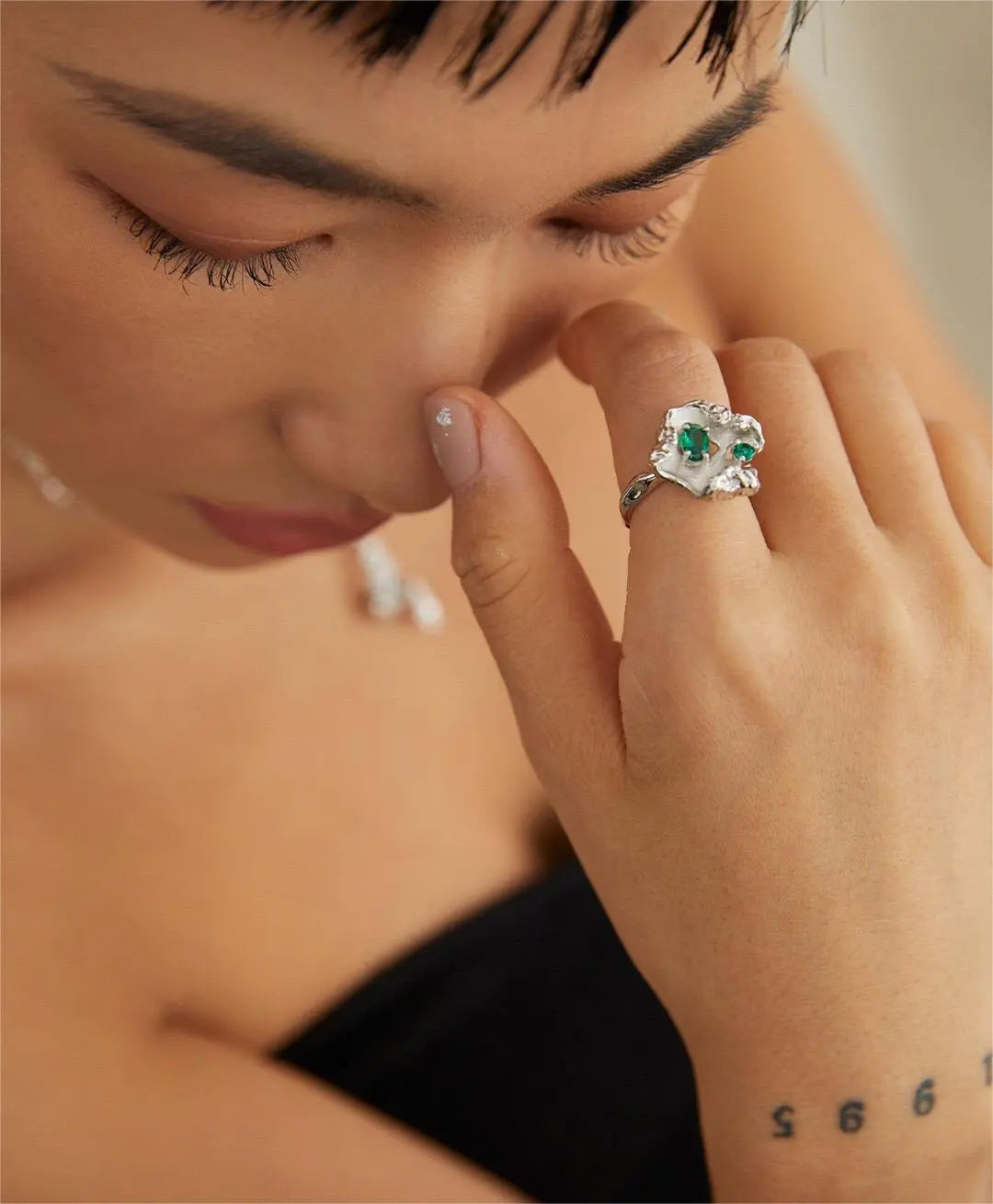 Wave Emerald Zircon Ring-5