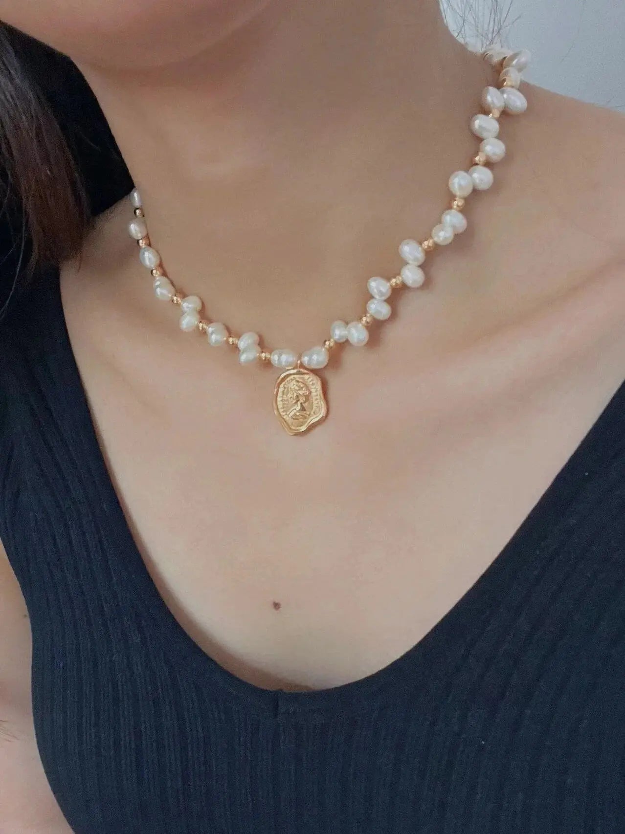 Wax Seal Queen Necklace-4