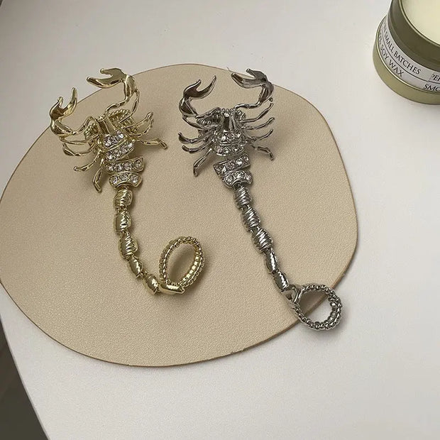 White Metal Scorpion Chain Ring Female Hip-Hop Punk Ins Exaggerated Elastic Unique Index Finger Ring - Memoriex 