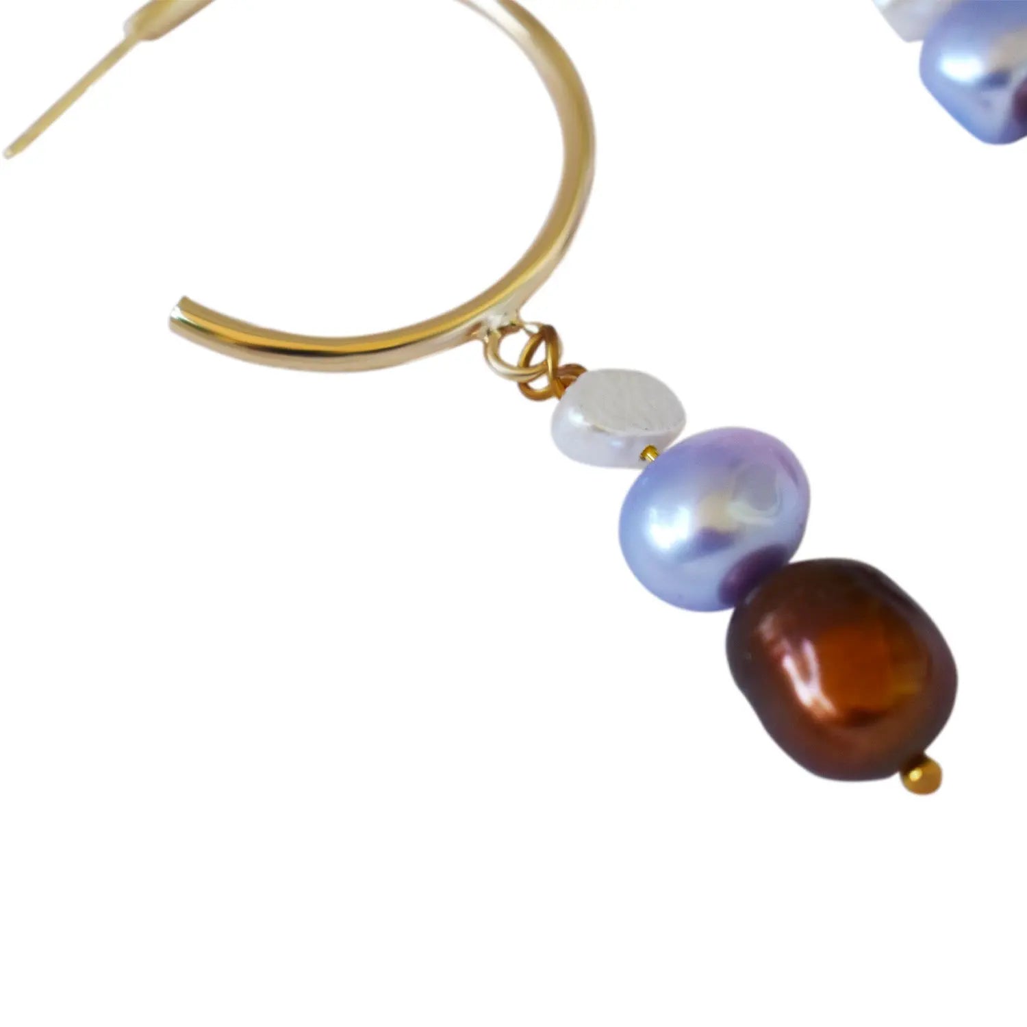 White, purple, and bronze freshwater pearl gold-plated brass hoop earrings - Memoriex 