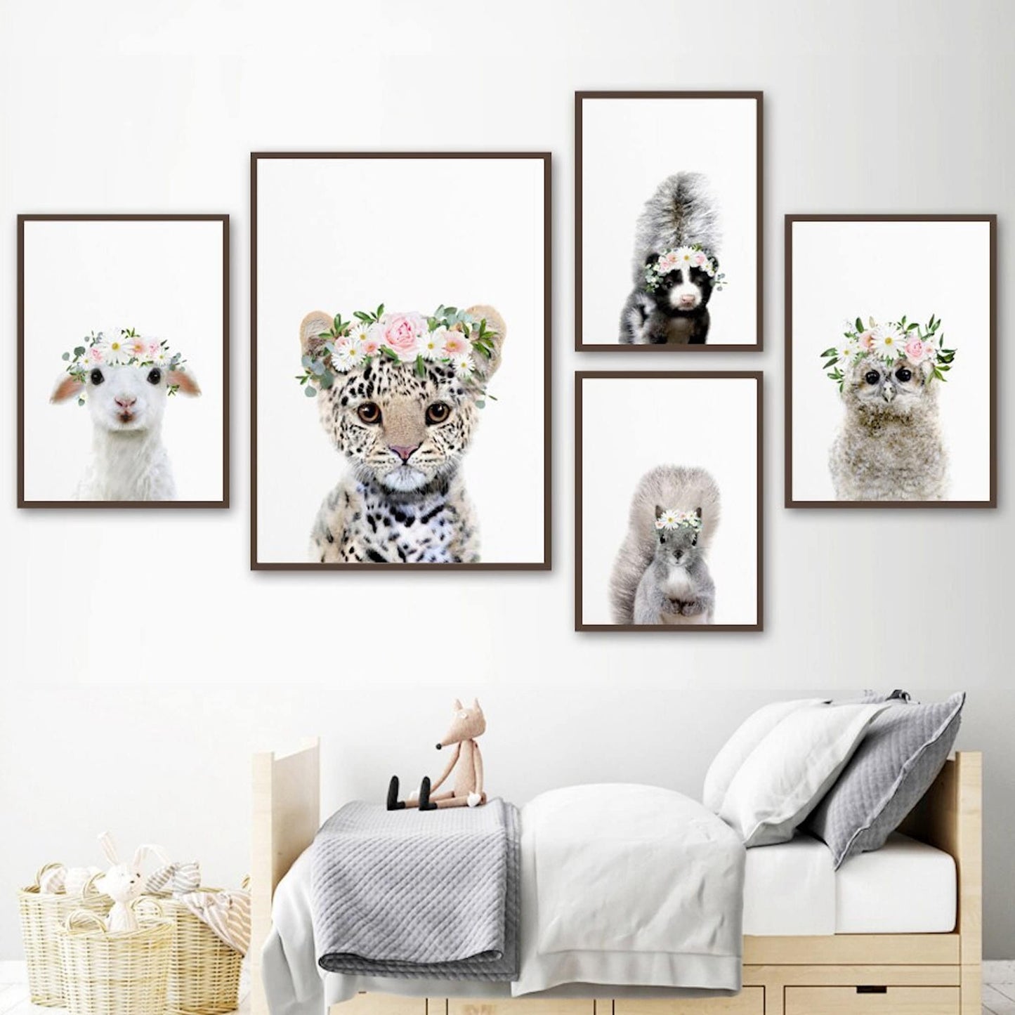 Poster Kinder Tiere mit Blumenkranz Schaaf Eichhörnchen und Eule als Deko Print ohne Rahmen-0