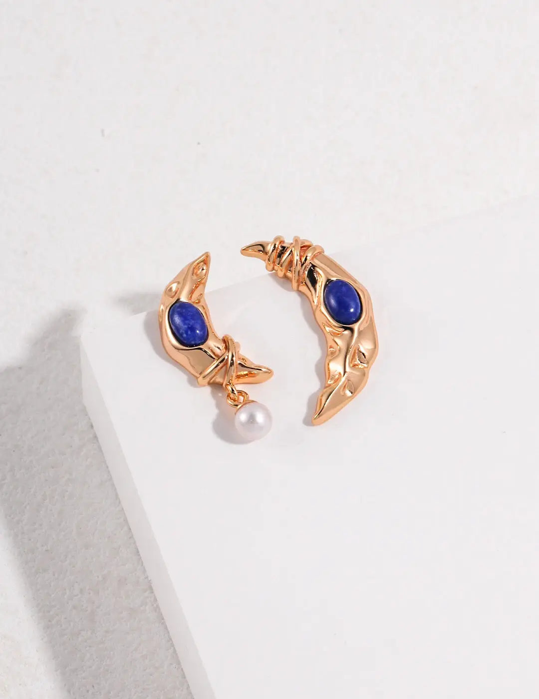 lapis lazuli Crescent Hollow Moon Pearl Earrings-0