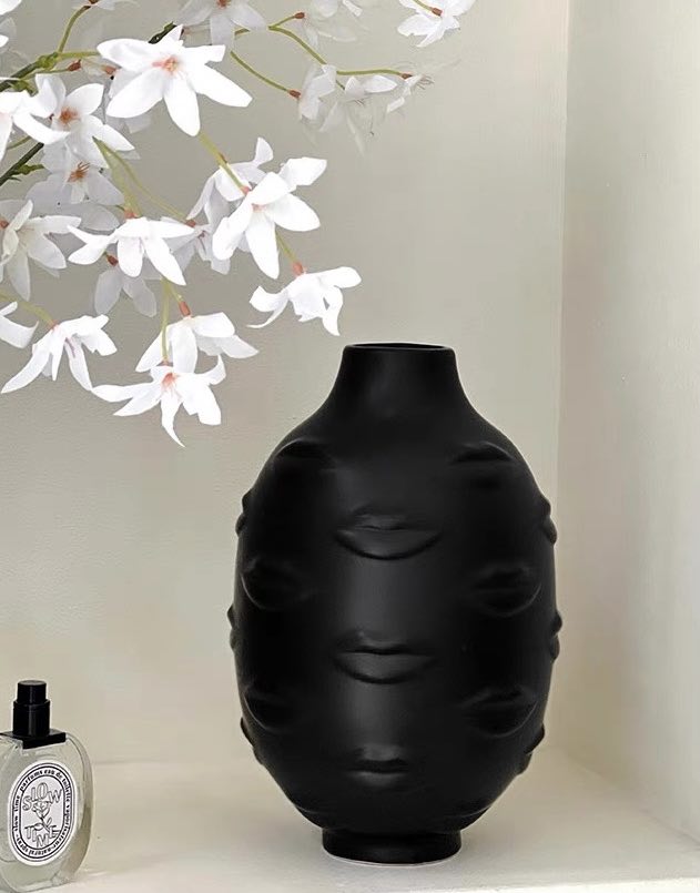 Lip Vase - Modern Abstract Decorative Ceramic Flower Centerpiece Vase-6