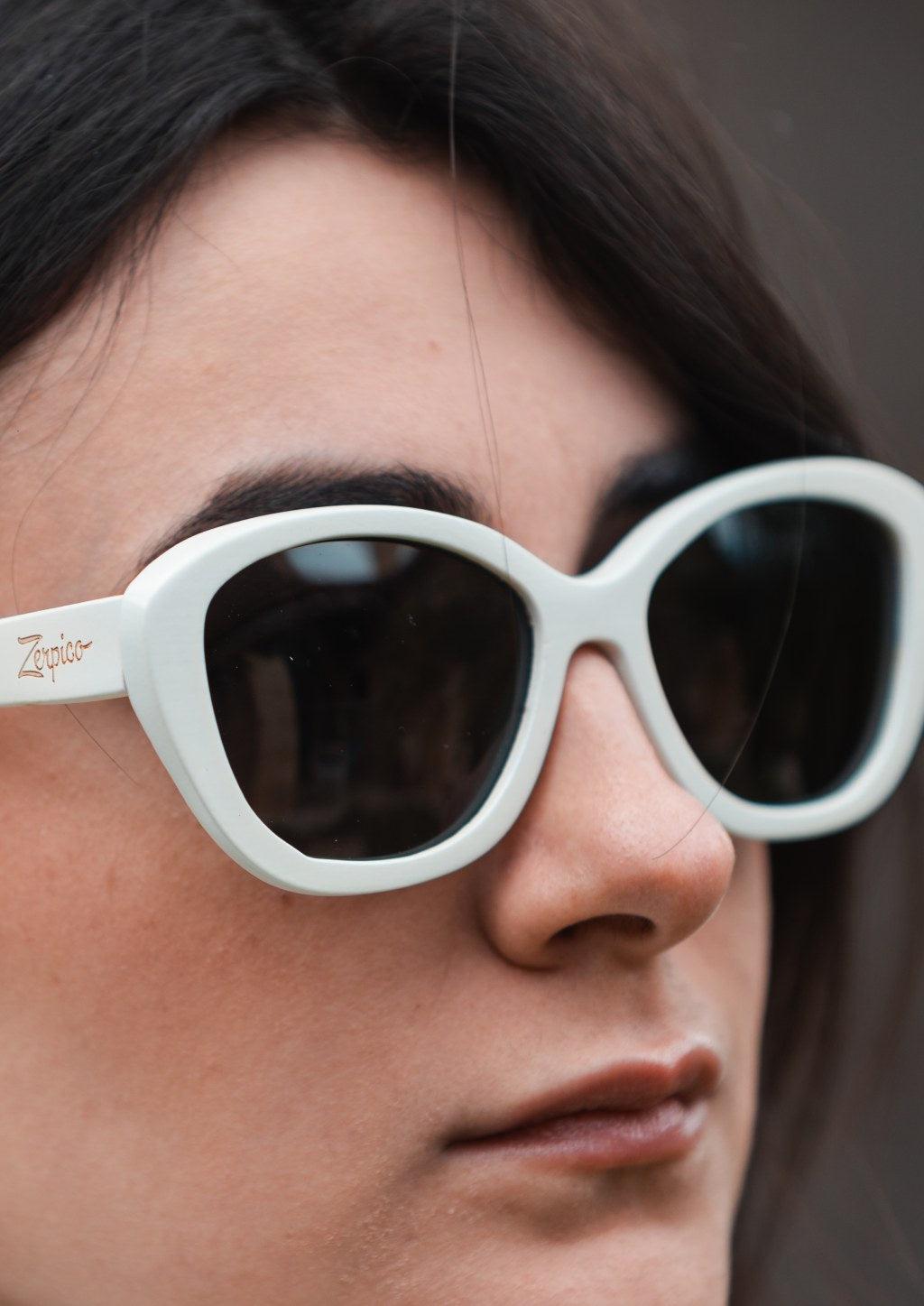 Limited Eyewood Dream - White - Cateye-4